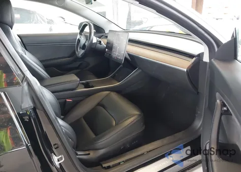 2018 Tesla Model 3 Long Range/Mid Range из США, поврежденный, VIN 5YJ3E1EA0JF077072